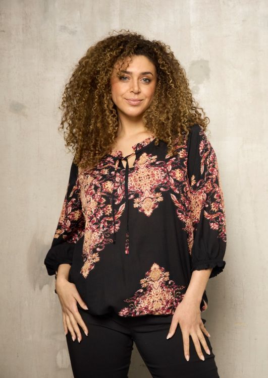 Sila bluse fra Zhenzi med smukt mønster