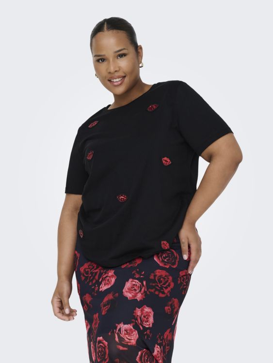 Only Carmakoma T-shirt med løs A-facon og korte ærmer