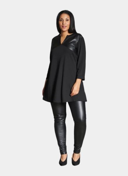 Studio leggings i sort med coated front og viskose bag