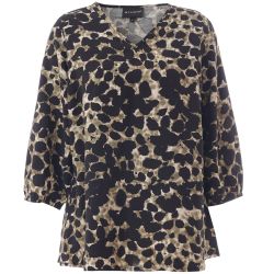 Studio plus size bluse med flot print og V-hals