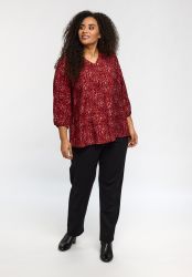 Studio Emmy bluse i rød og sort dyreprint