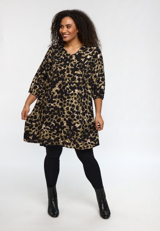 Birgitte kjole i sort med smukke grønne nuancer