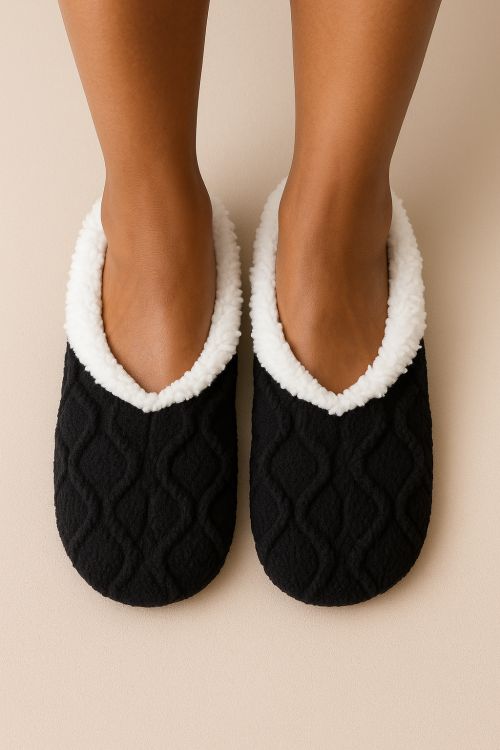 Sorte hjemmesko onesize med skridsikre dutter og plysfor