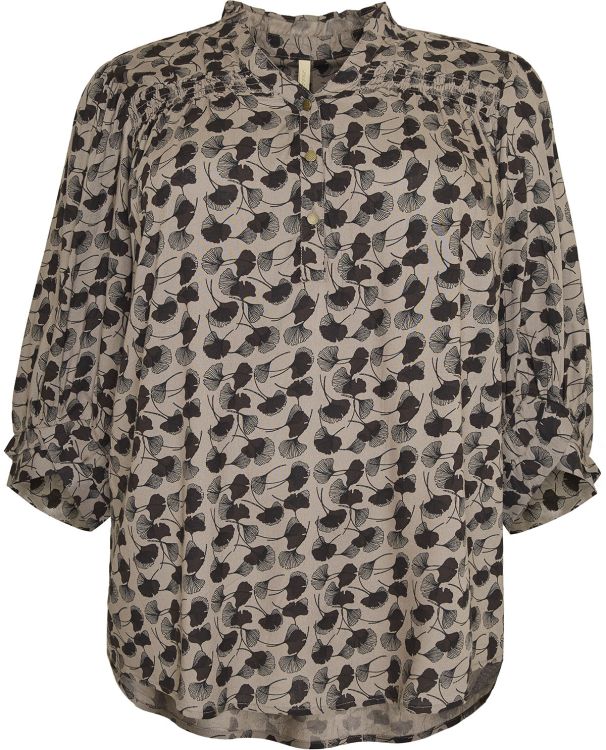 Cassiopeia Hillani Bluse i viskosekvalitet med latte combi print og 3/4-ærmer.