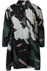 Let viskosekjole i grønne og sorte nuancer fra Zhenzi.