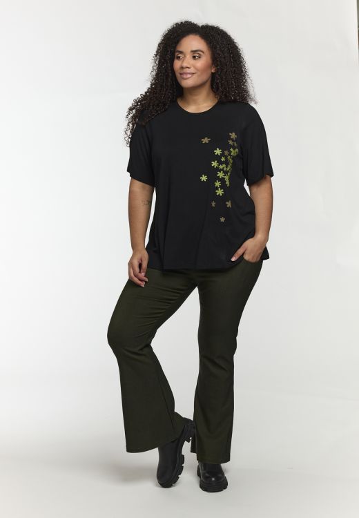 Bella T-Shirt fra Studio i sort viskose jersey med grafisk blomsterprint