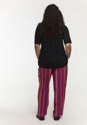 Sort viskose T-shirt med pink print fra Studio