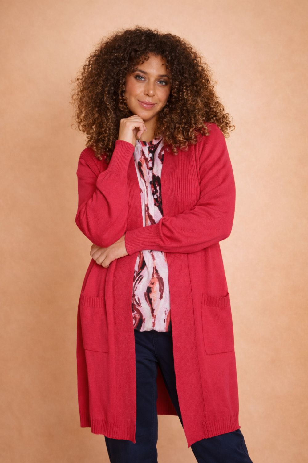 Blød og elegant Raspberry Kogle cardigan fra Zhenzi