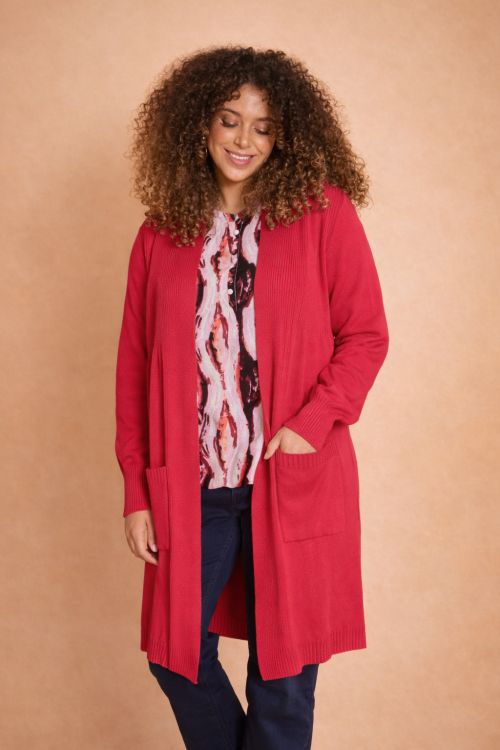 Raspberry Kogle cardigan fra Zhenzi i en flot og moderne stil.