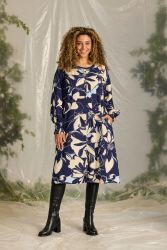 Amaya kjole fra Zhenzi i blåt print