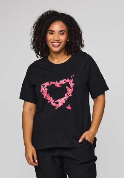 Studio Bella T-shirt i bomuldskvalitet med pink sommerfugleprint