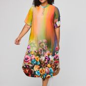 Bidiana kjole fra Studio med farverigt blomsterprint