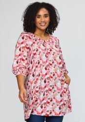 Berbel tunika i 100% viskose med rødt all over print – front