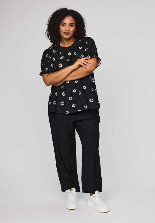 Bluse fra Studio med korte ærmer og løs pasform