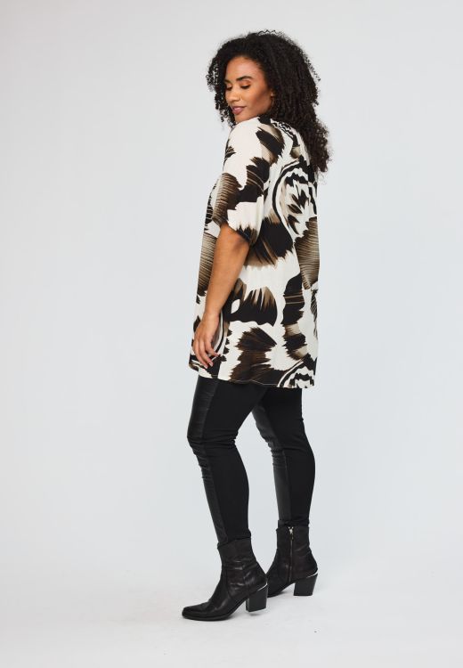 Dorine tunika Studio i viskoseblanding med moderne mønster