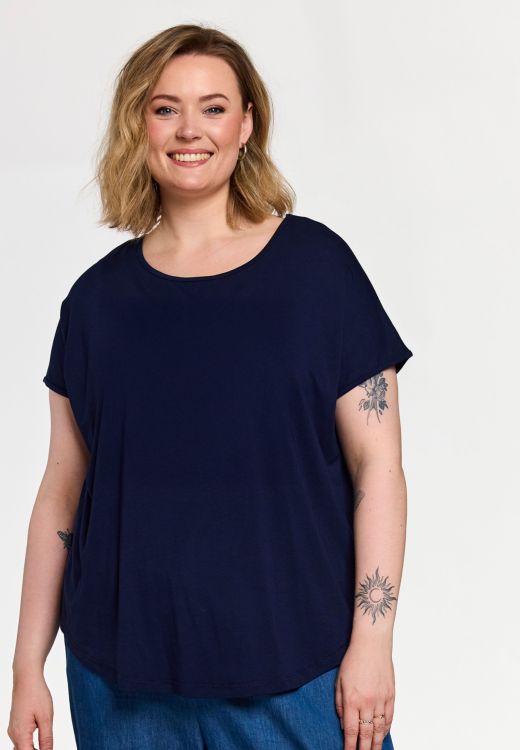 Gitte t-shirt fra Gozzip i navy viskose jersey