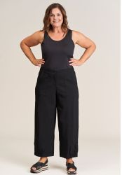 Komfortable viskosebukser fra Gozzip i baggy fit