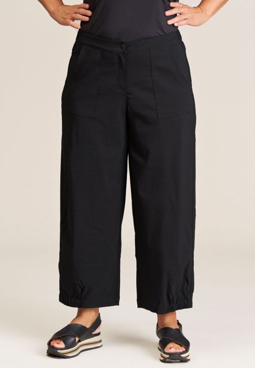 Gozzip Clara baggy bukser i sort med rummelig pasform
