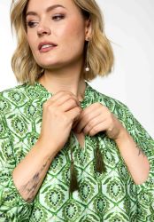 Una kjole fra Gozzip med syv-ottendedele ærmer