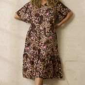 Zhenzi Elysa kjole i 100% viskose med dekorativt print