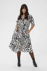 Kchalia kjole fra Kaffe Curve med skjortekrave