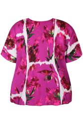 Pink mønstret Zhenzi bluse i 100% viskose med korte ærmer og flot fald