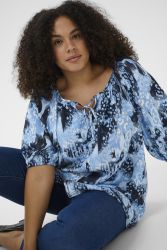 Kaffe Curve skjortebluse i regular fit med abstrakt print