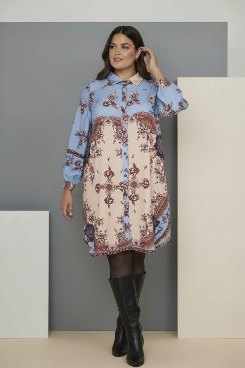 Ebinette tunika i blå og beige print med skjortekrave