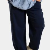 Gozzip Clara baggy bukser i Navy med rummelig pasform