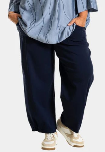 Gozzip Clara baggy bukser i Navy med rummelig pasform