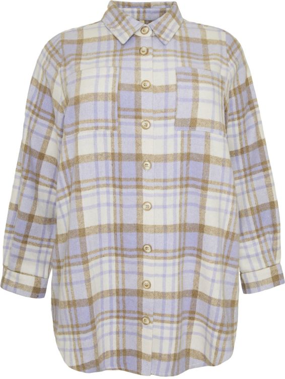 Plus size skjorte fra Cassiopeia med tern og knaplukning – Tulala model