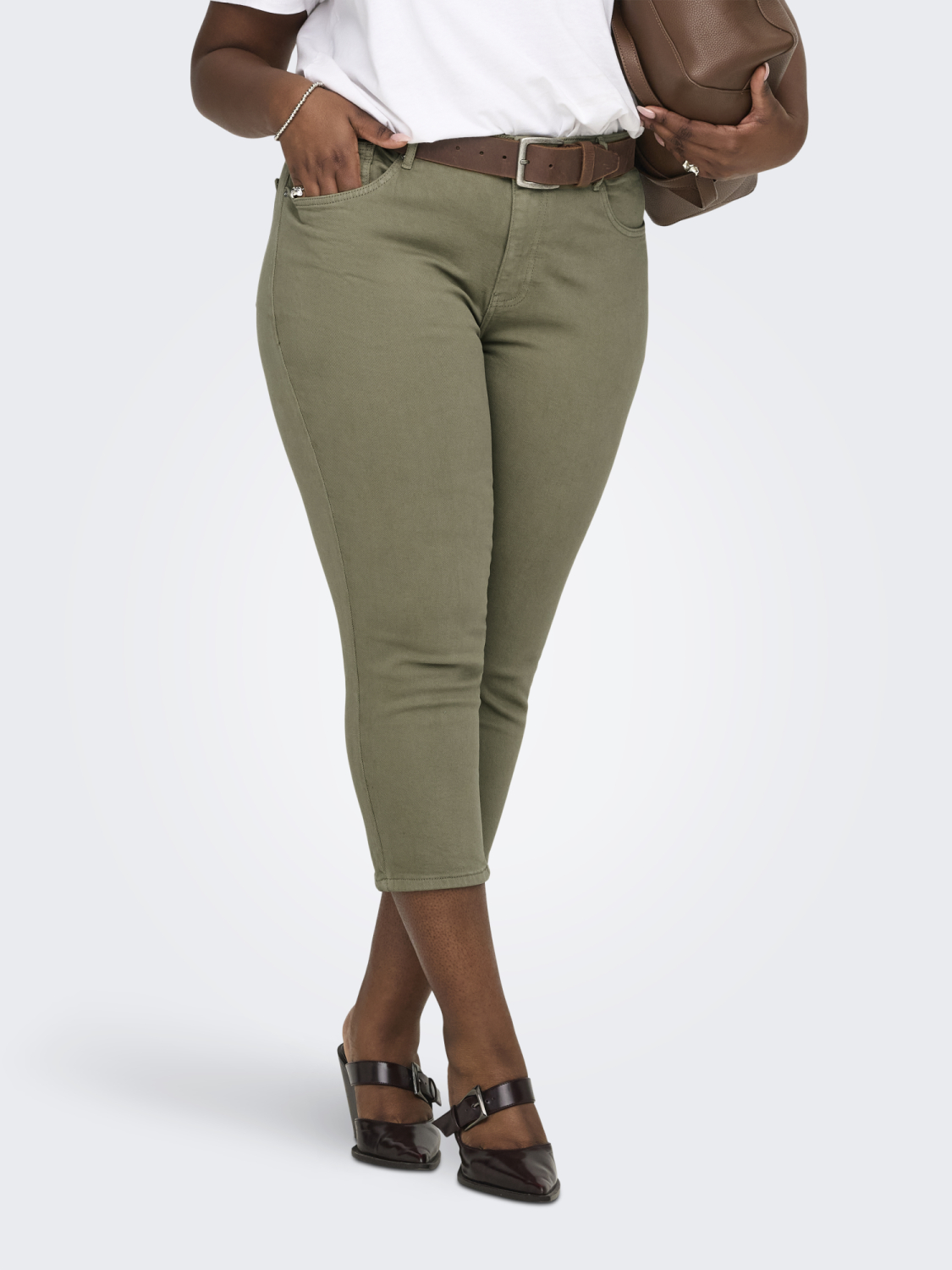 Stilrene CarWilly Capri bukser fra Only Carmakoma - størrelse 48