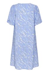 Kaffe Curve KChannia kjole med mønster i blå nuancer