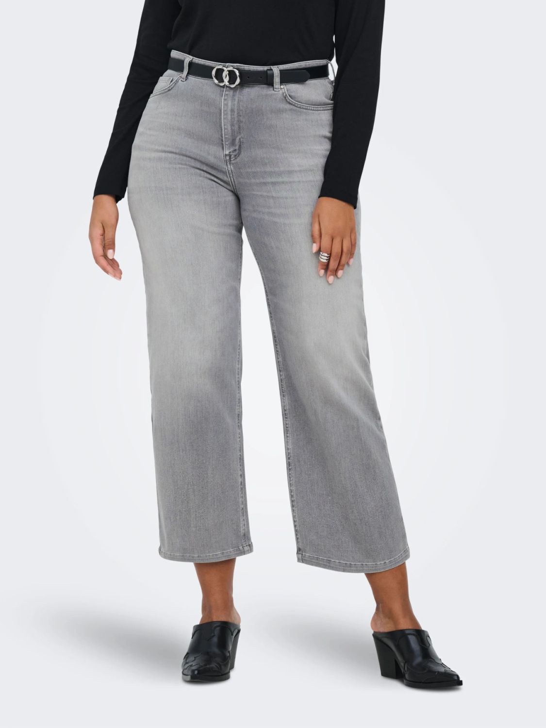 Only Carmakoma CarWilly jeans i light grey denim med flared ben