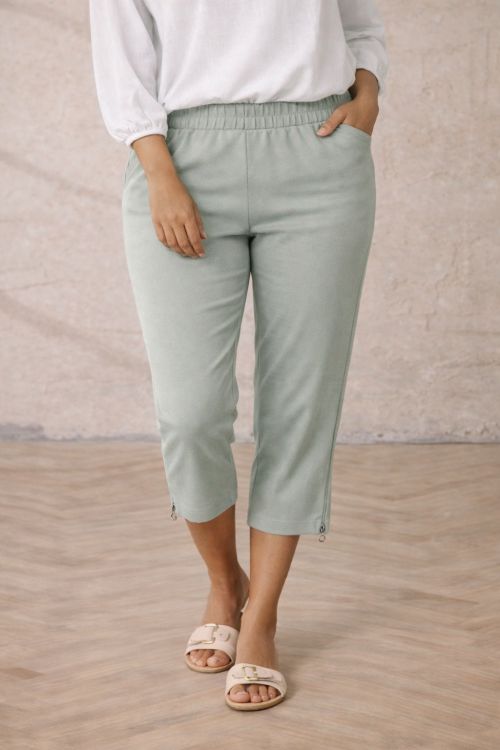 Zhenzi Jazzy 63 capribukser i Sea Foam med stretch og lynlås ved anklen