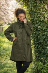 Regnjakke fra Zhenzi, som er let og er med adskillige 