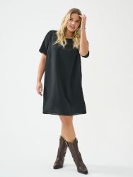 Only Carmakoma sort kjole i løs pasform med korte ærmer og enkel stil