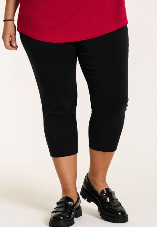 Sorte leggings i viskosekvalitet stylet under kjole til plus size kvinder