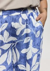 Løse bukser med blåt print i viskosekvalitet