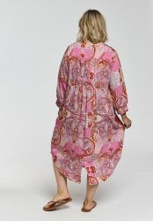 Let kjole i viskose med flot print
