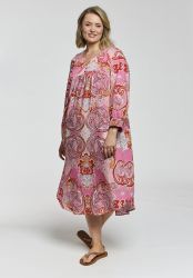 Kjole i viskose med farverigt mønster