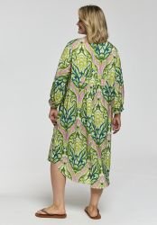 Sommerkjole med løs pasform og V-hals