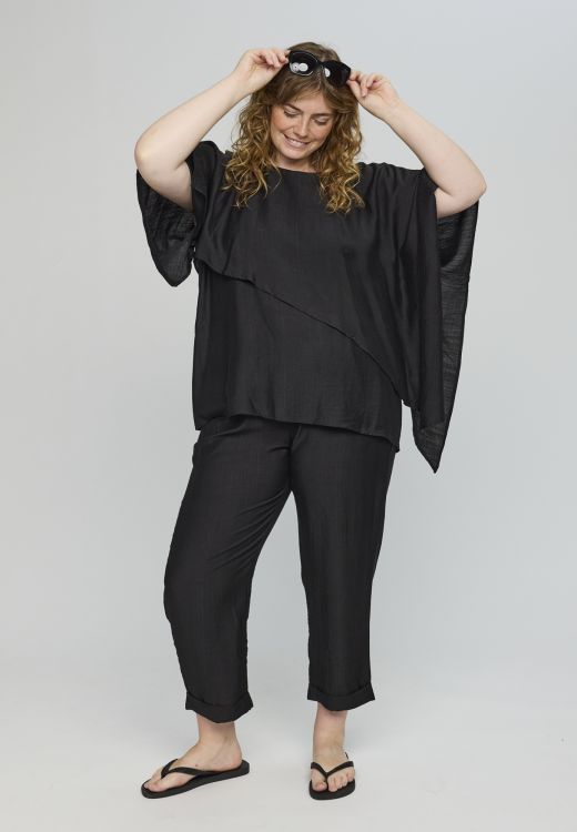 Studio Athena bluse sort viskose bluse med løs pasform
