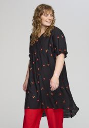 Sort Studio kjole med broderede blomster og korte ærmer