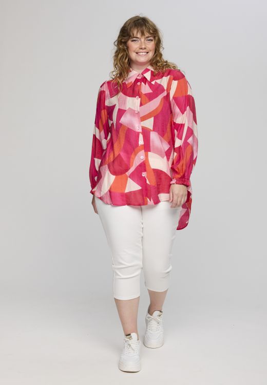 Adeline skjorte fra Studio med løs pasform og lange ærmer