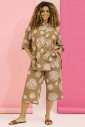 Jessi bukser fra Zhenzi med løs pasform og sommerprint