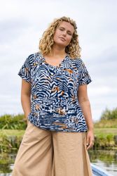 Skøn Daphne T-Shirt fra Zoey i Viskose Jersey kvalitet