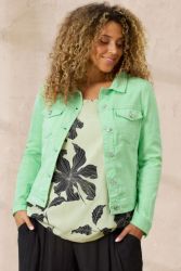 Frisk og feminin denimjakke i smuk grøn nuance.