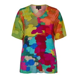 Blød og farverig T-shirt i viskose med moderne print