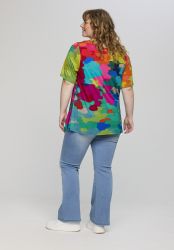 Multifarvet T-shirt med rund hals og komfortabel pasform